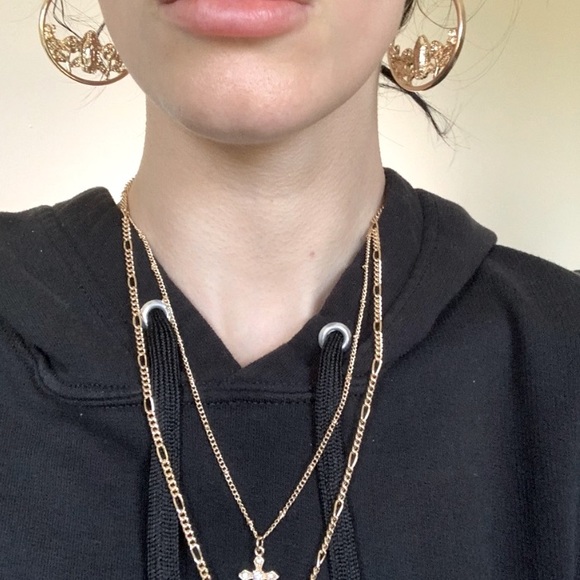 Gold Virgin Mary Hoop Earring’s - Picture 12 of 14